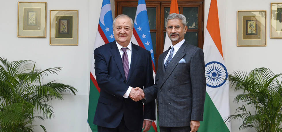 External Affairs Minister meets Abdulaziz Kamilov, Minister of Foreign Affairs of Uzbekistan at Hyderabad House, New Delhi