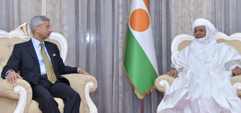 External Affairs Minister calls on Brigi Rafini, Prime Minister of Niger in Niamey