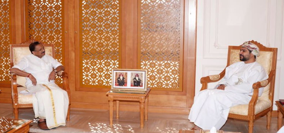Minister of State for External Affairs meets Minister of Commerce and Industry of Oman in Muscat