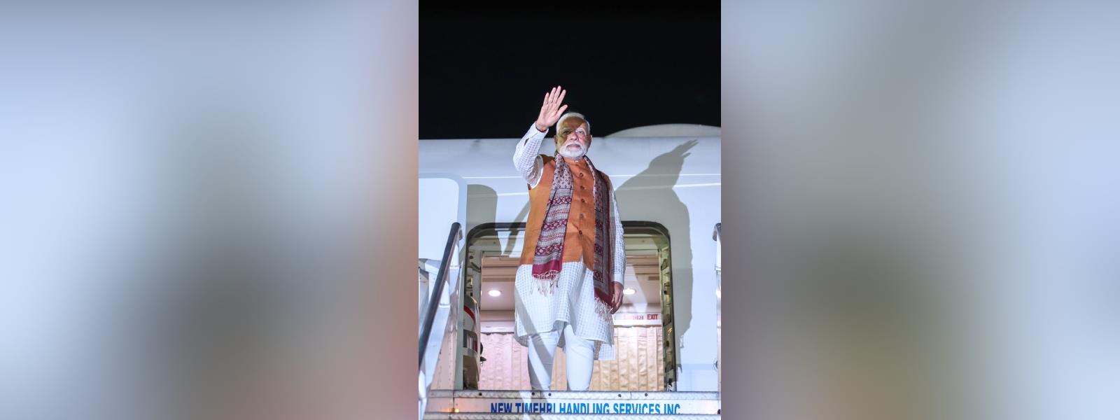 Prime Minister Shri Narendra Modi emplanes for New Delhi