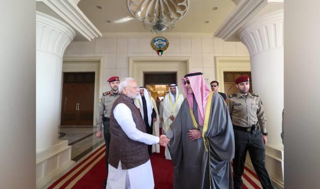 Prime Minister Shri Narendra Modi arrived in Kuwait received by H.E. Sheikh Fahad Yousef Saud Al-Sabah, First Deputy Prime Minister, Minister of Defence & Interior of Kuwait